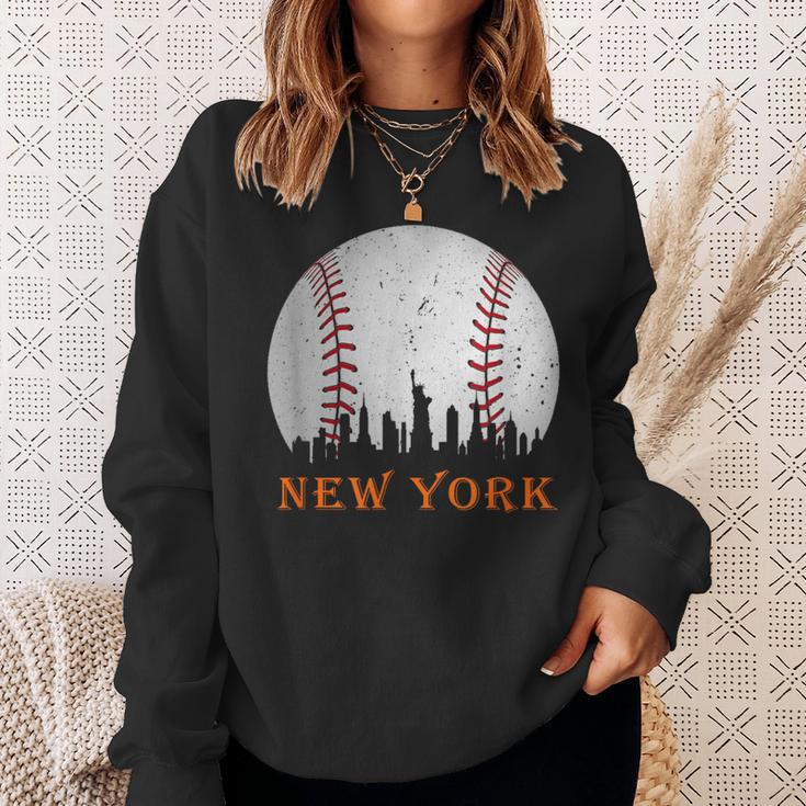 New York Ny Skyline Baseball Vintage Met At Gameday Sweatshirt Gifts for Her