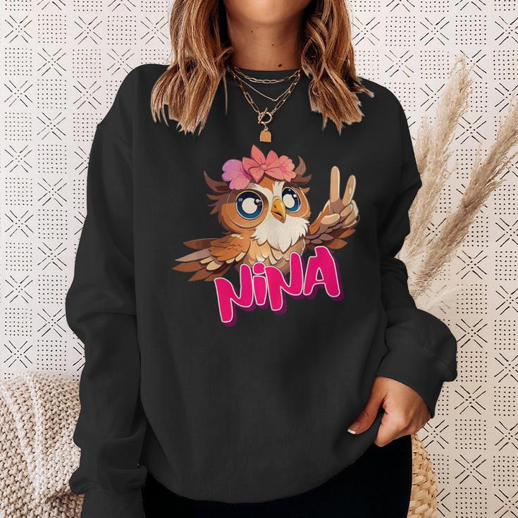 Nina Schöner Mädchen Name Mit Niedlicher Eule Sweatshirt Geschenke für Sie