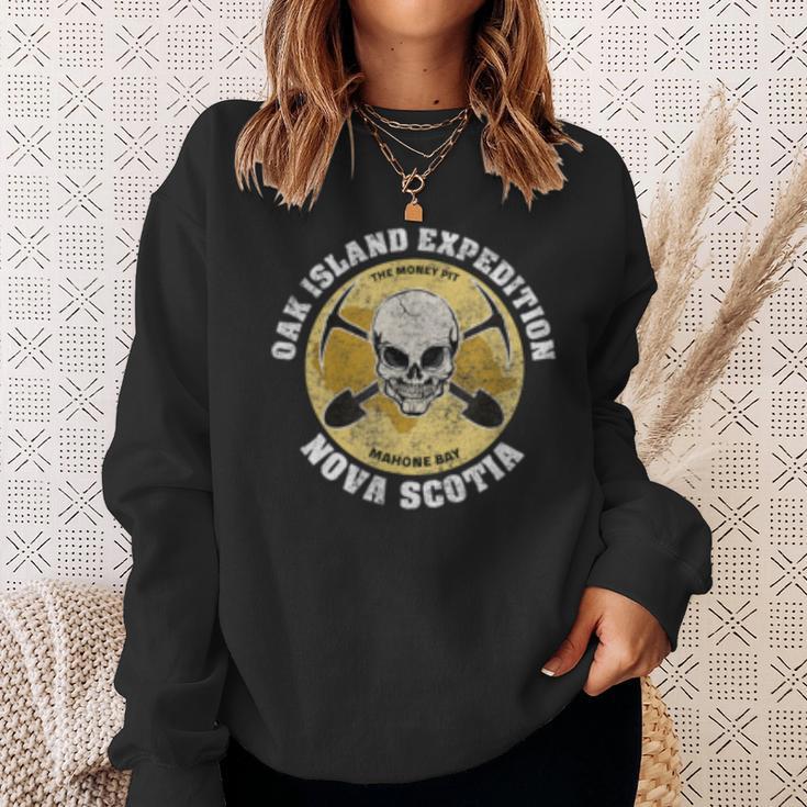 Oak Island Expedition Retro Templar Knight Skull Sweatshirt Gifts for Her