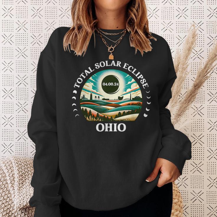 Ohio Eclipse 40824 Retro America Total Solar Eclipse 2024 Sweatshirt Gifts for Her