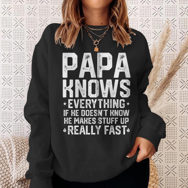 Papa Knows Everythingintage Opa Dad Witzeatertag Kapuzenjacke Sweatshirt Geschenke für Sie