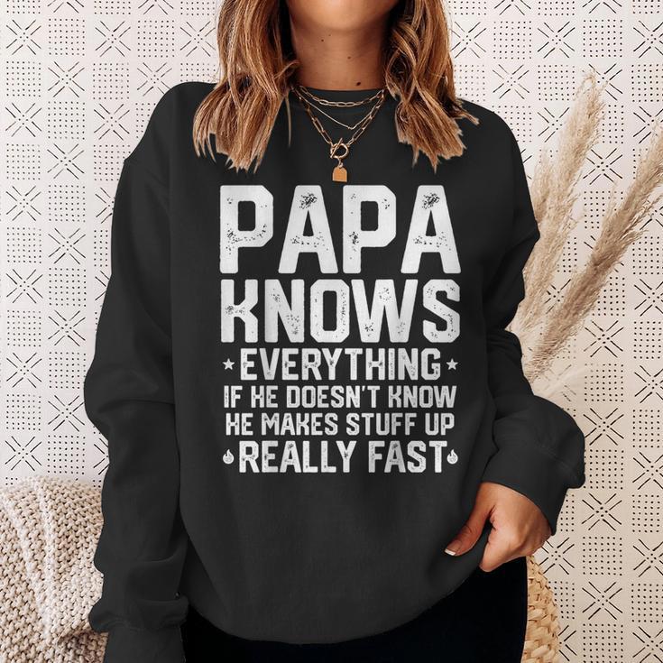 Papa Knows Everythingintage Opa Dad Witzeatertag Sweatshirt Geschenke für Sie