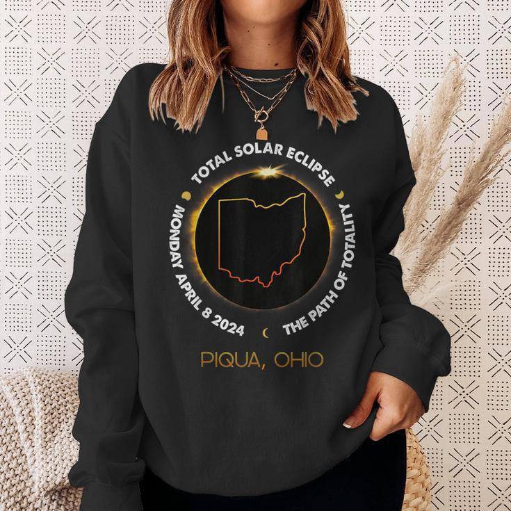 Piqua Ohio Total Solar Eclipse 2024 Sweatshirt Gifts for Her