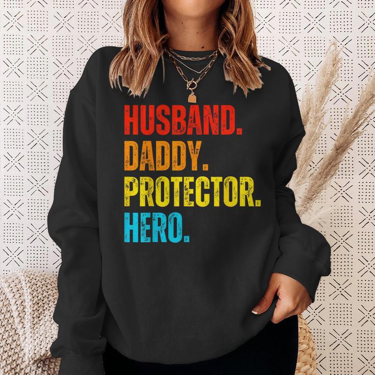 Retro Ehemann Papa Protector Heroatertag Für Papa Sweatshirt Geschenke für Sie