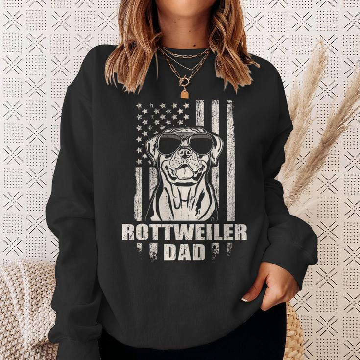Rottweiler Dad Cool Vintage Retro Proud American Sweatshirt Gifts for Her