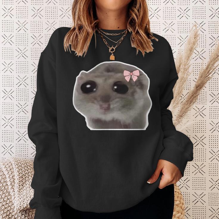 Sad Hamster Meme Trauriger Hamster Sweatshirt Geschenke für Sie