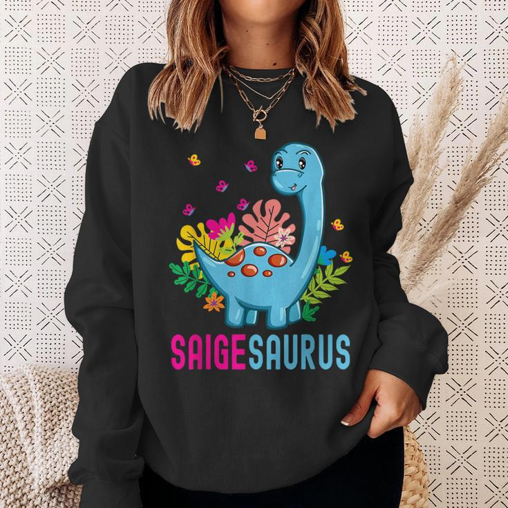 Saigesaurus Personalisierter Name Saige Dino Dinosaurier Geburtstag Sweatshirt Geschenke für Sie