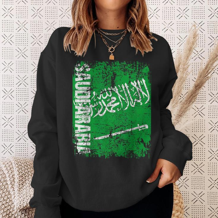 Saudi Arabia Flag Vintage Distressed Saudi Arabia Sweatshirt Gifts for Her