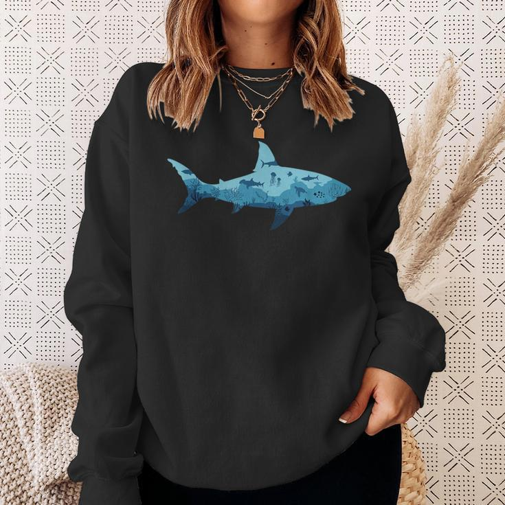 Shark Underwater Life Ocean Underwater World Sweatshirt Geschenke für Sie