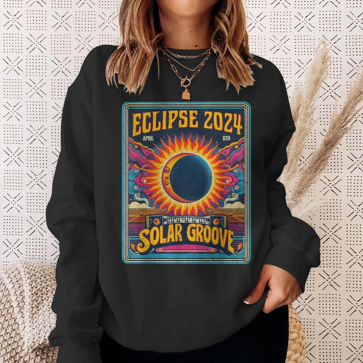 Solar Eclipse Retro Style Path Of Totality 2024 Vintage Sweatshirt Gifts for Her