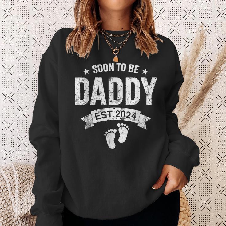 Soon To Be Daddy Est 2024 Father's Day First Time New Dad Sweatshirt Gifts for Her