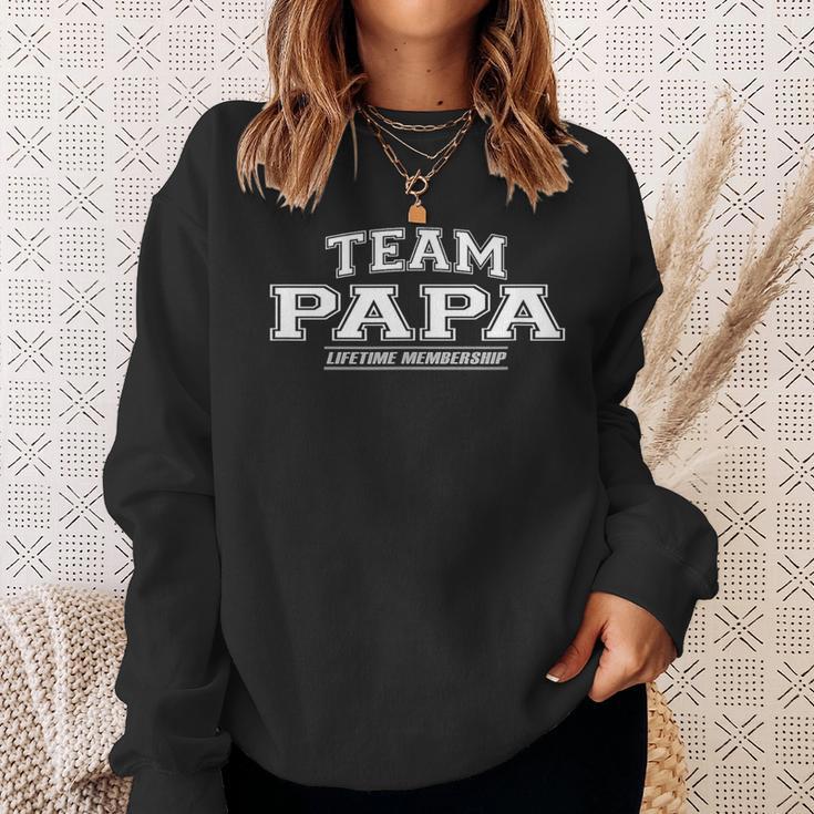 Team Papa Stolzer Familienname Nachnamengeschenk Sweatshirt Geschenke für Sie