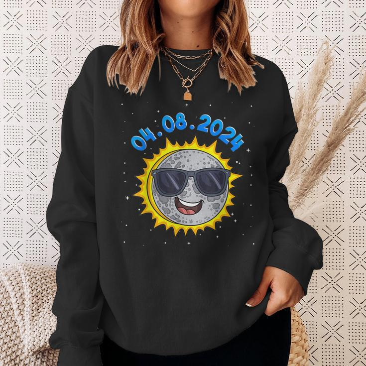 Total Solar Eclipse 2024 Usa Astronomy Totality Sun Moon Sweatshirt Gifts for Her