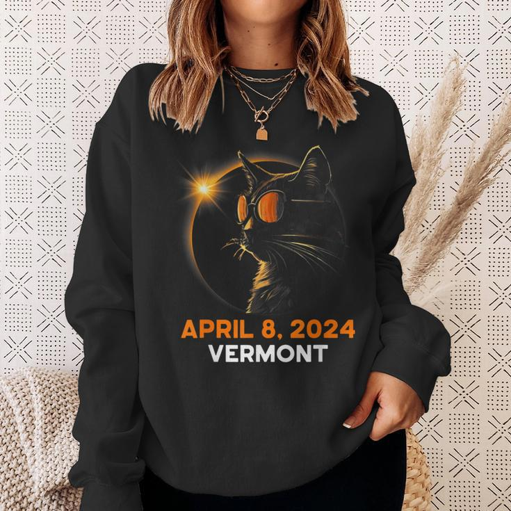 Total Solar Eclipse 2024 Vermont Cat Lover Wearing Glasses Sweatshirt Gifts for Her