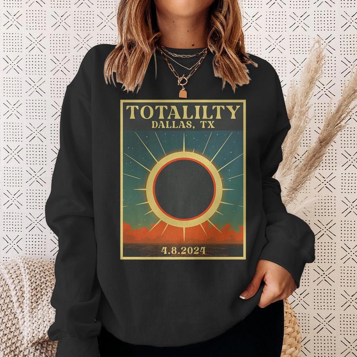 Total Solar Eclipse Dallas Texas Retro Totality 4 8 2024 Sweatshirt Gifts for Her