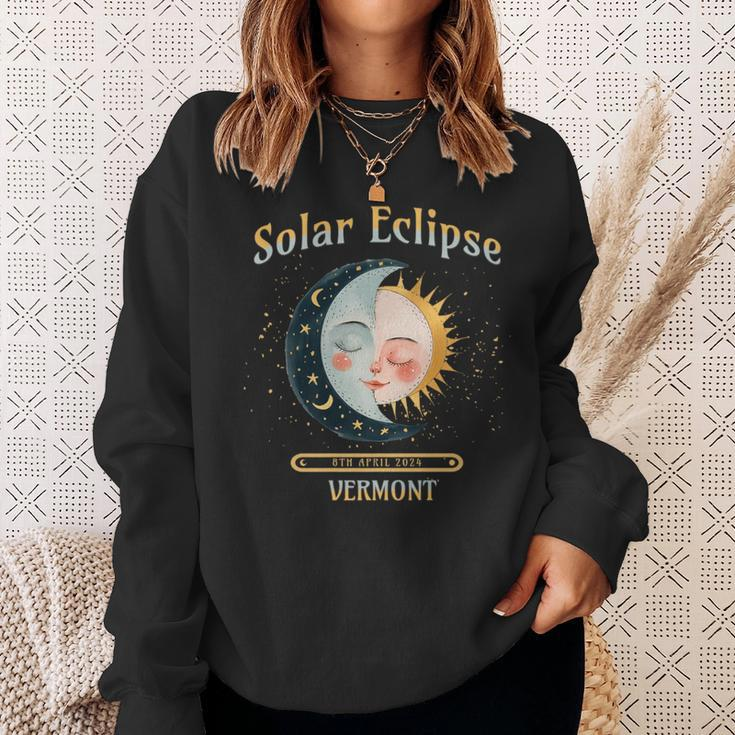 Vermont Total Solar Eclipse 2024 Totality Souvenir Retro Sweatshirt Gifts for Her