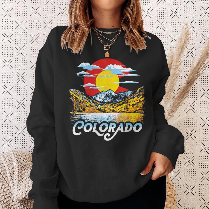 Vintage Colorado Flag Maroon Bells Retro Mountains Graphic Sweatshirt Gifts for Her