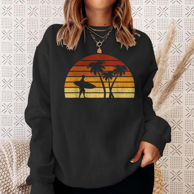 Vintage Sun Surfing For Surfers And Surfers Sweatshirt Geschenke für Sie