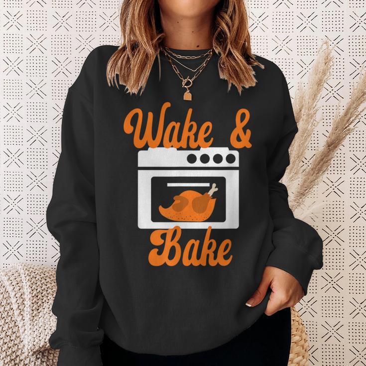 Wake & Bake Thanksgiving Truthahn Lustiger Papa Witz Friendsgiving Sweatshirt Geschenke für Sie