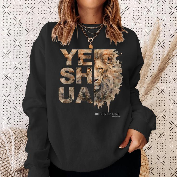 Yeshua Lion Of Judah Jesus God Bible Verse Revelation Sweatshirt Gifts for Her