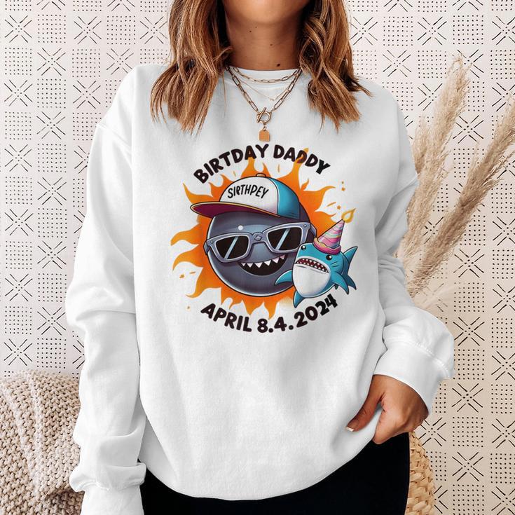 Hai Familie Geburtstag Papa Offizielle Geschenke Sonnenfinsternis Sweatshirt Geschenke für Sie