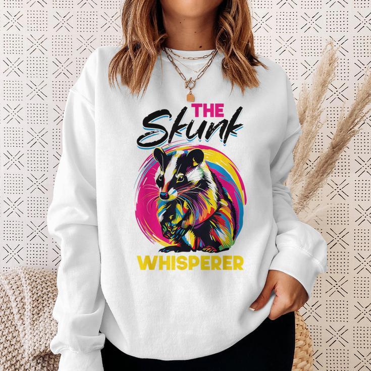 Lustiges Stinktier The Skunk Whisperer Sweatshirt Geschenke für Sie