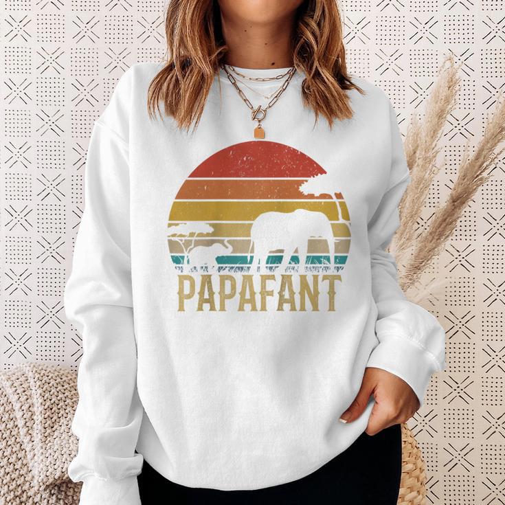 Papafant Papa Elefant Retrointage Sunsetatertag Savanne Raglan Sweatshirt Geschenke für Sie