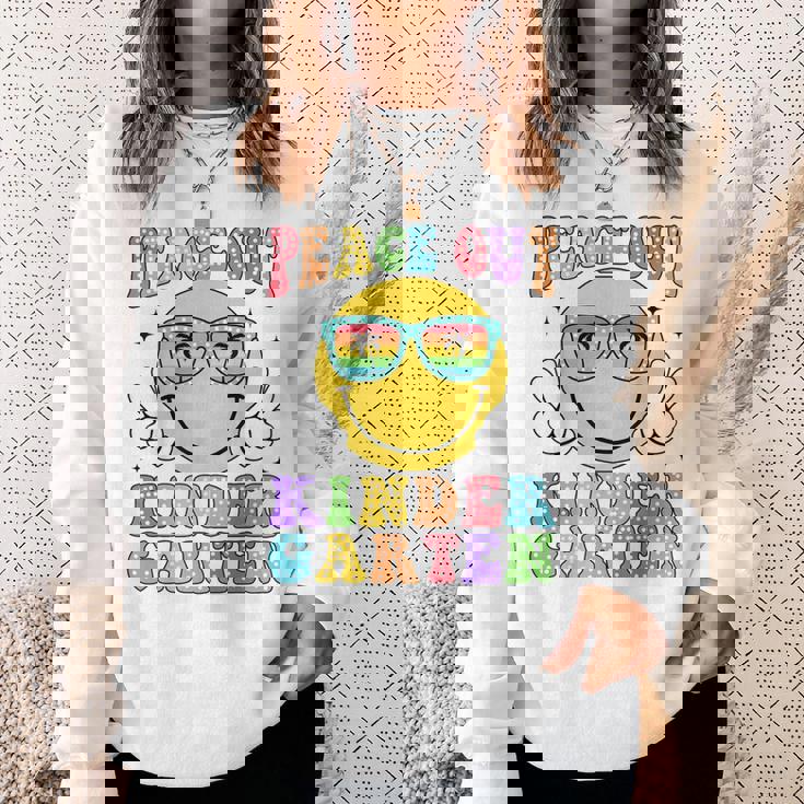 Peace Out Kindergarten Hippie Smile Face Last Day Of School Sweatshirt Gifts for Her