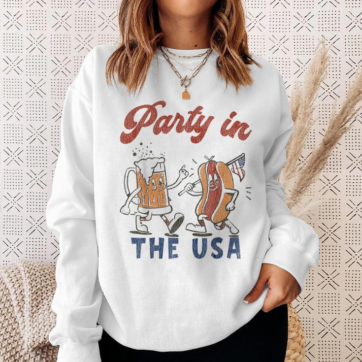 Retro Party In The Usa Beer Hot Dog Lover 4Th Of July Sweatshirt Gifts for Her