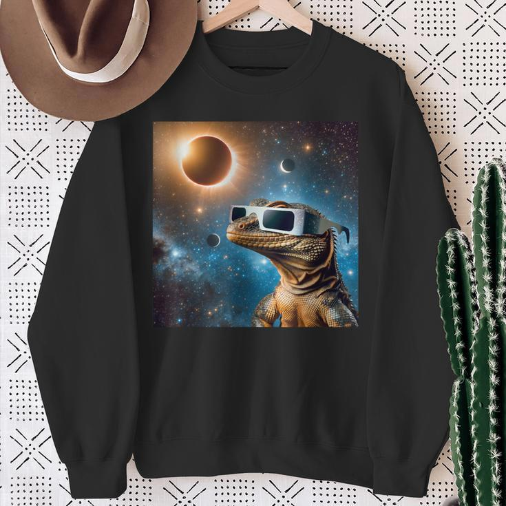 2024 Solar Eclipse Lizard Wearing Glasses Totality Sweatshirt Gifts for Old Women