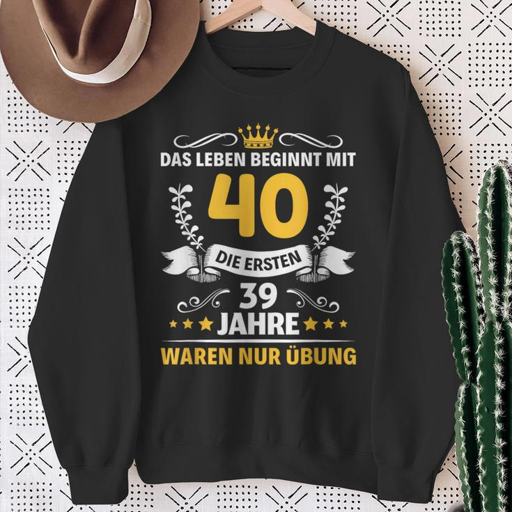 With 40 Mann Frau Endlich 40Th Birthday German Language S Sweatshirt Geschenke für alte Frauen