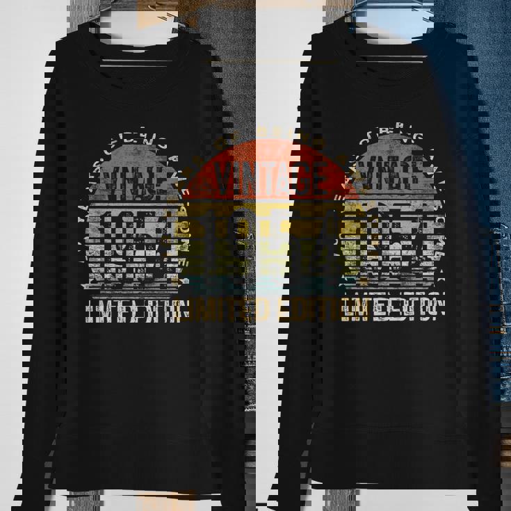 70 Year Old Vintage 1954 Limited Edition 70Th Birthday Sweatshirt Gifts for Old Women