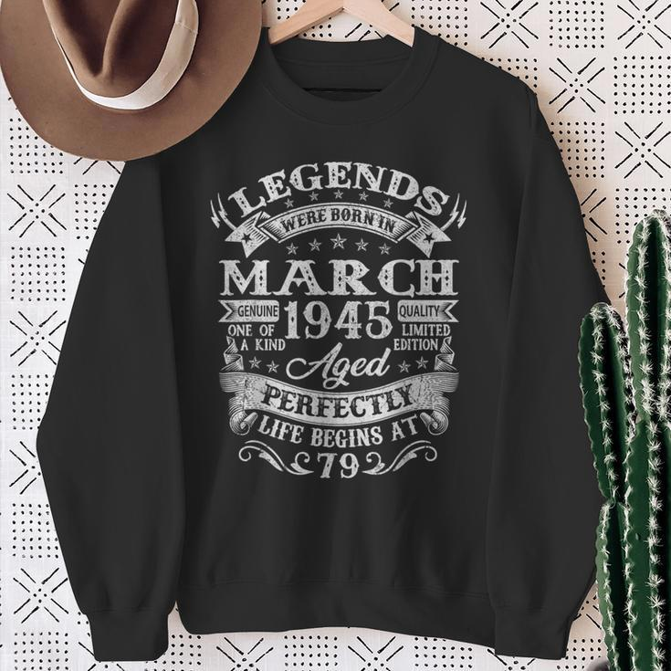 79 Years Old Vintage Legends Born March 1945 79Th Birthday Sweatshirt Gifts for Old Women