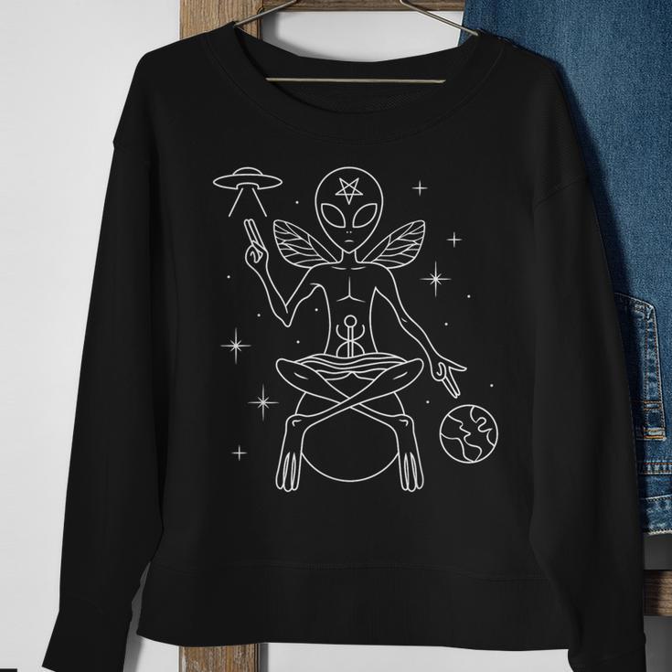 Alien Outer Space Man Satanic Baphomet With Pentagram & Ufo Sweatshirt Gifts for Old Women