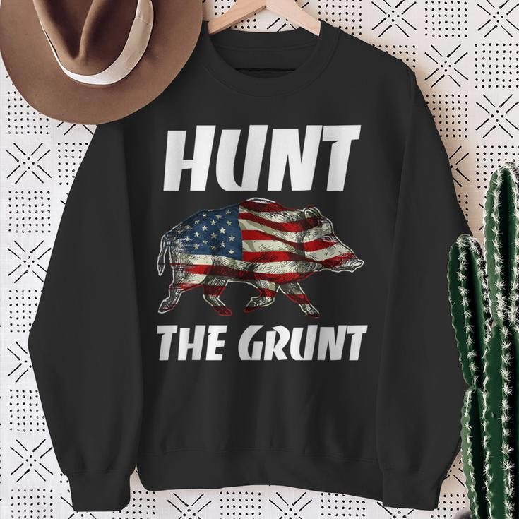 American Hunt The Grunt Hog Vintage Wild Boar Hunting Dad Sweatshirt Gifts for Old Women