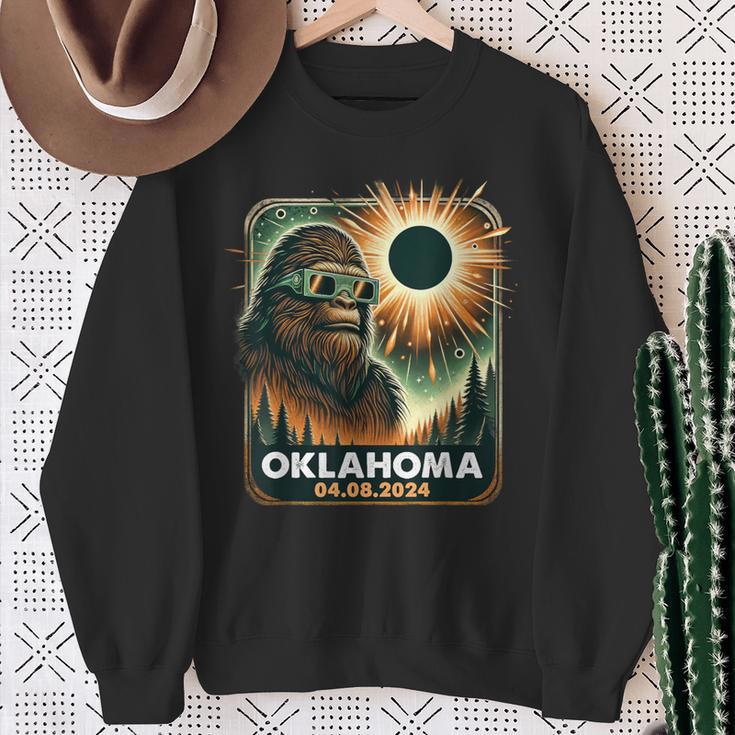 Bigfoot Oklahoma Total Solar Eclipse 2024 Eclipse Glasses Sweatshirt Gifts for Old Women