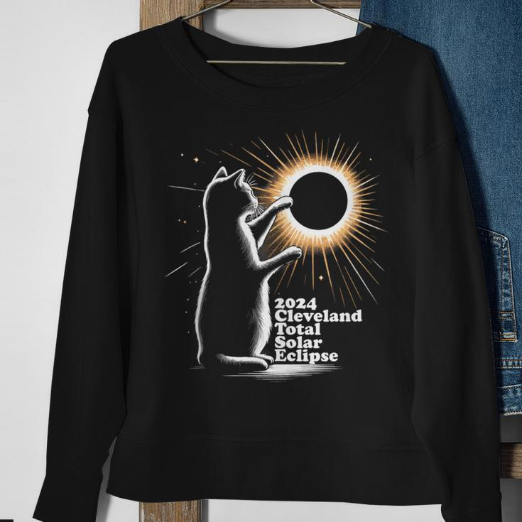 Cat Solar Eclipse Cleveland 8 April 2024 Souvenir Sweatshirt Gifts for Old Women