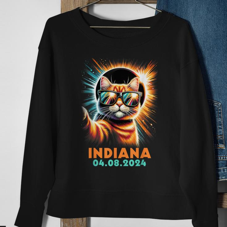 Cat Taking A Selfie Total Solar Eclipse 2024 Indiana Sweatshirt Gifts for Old Women