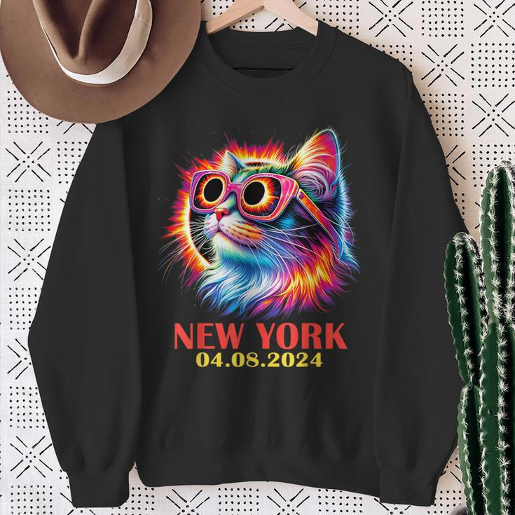 Cat Total Solar Eclipse 2024 New York With Eclipse Glasses Sweatshirt Gifts for Old Women