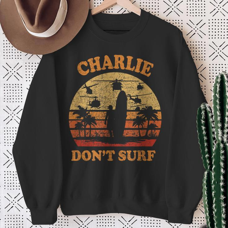Charlie Surft Nicht Im Military Vietnam War Sweatshirt Geschenke für alte Frauen