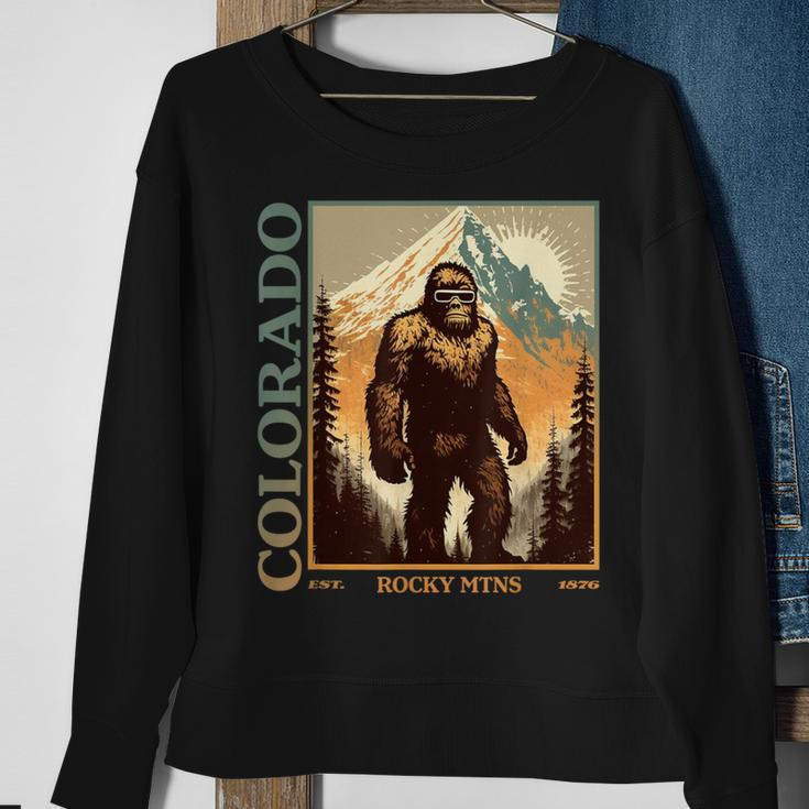 Colorado Mountain Bigfoot Retro Vintage 80S Sasquatch Sweatshirt Gifts for Old Women