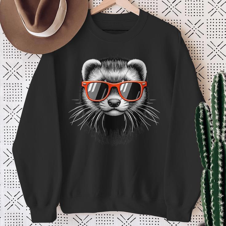 Cooles Frettchen Trägt Sonnenbrille Grafikkunst Sweatshirt Geschenke für alte Frauen