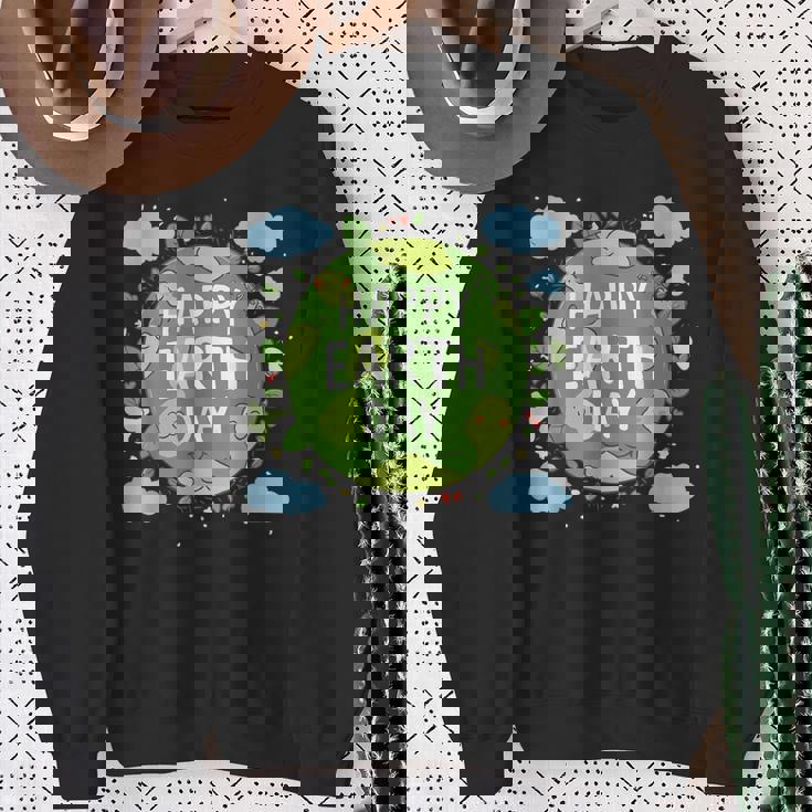 Cute Planet Earth Saying Happy Earth Day 2024 Sweatshirt Gifts for Old Women