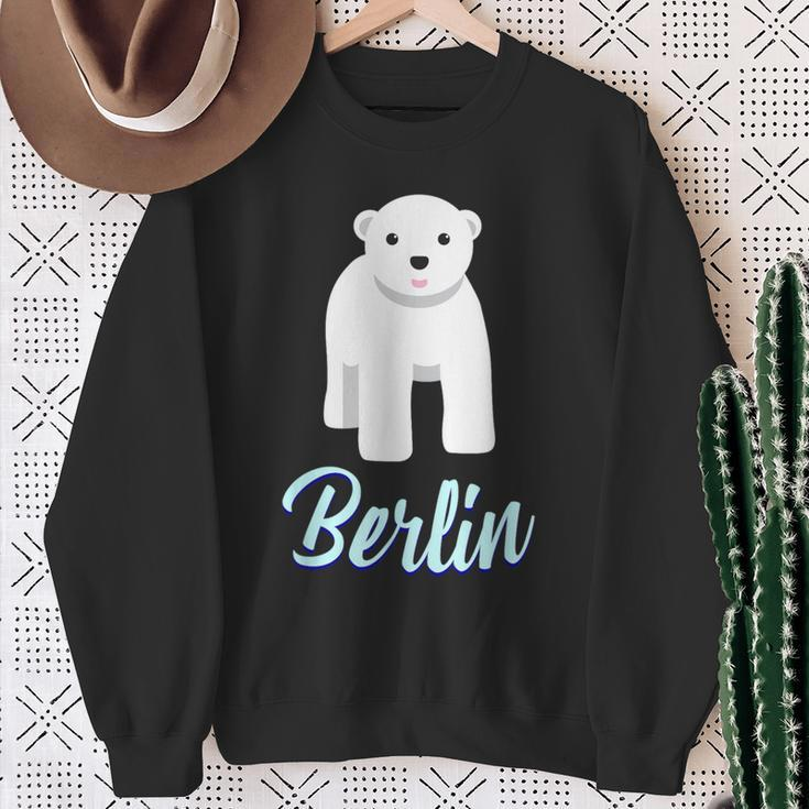 Cute Polar Bear Baby In Berlin Sweatshirt Geschenke für alte Frauen