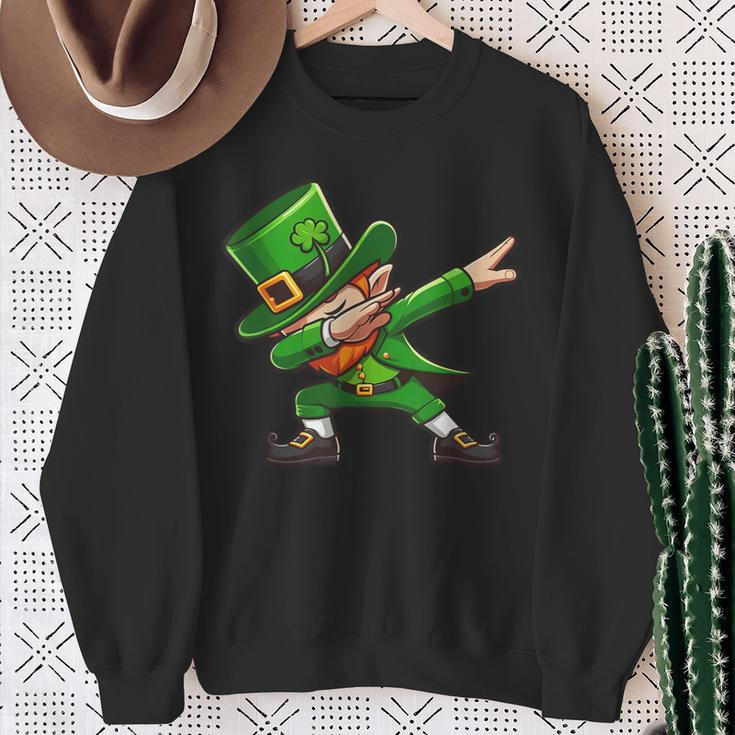 Dabbing Leprechaun St Patrick's Day Irish Dab Dance Sweatshirt Gifts for Old Women