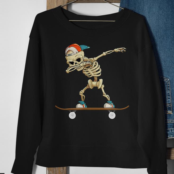 Dabbing Skeleton Skater Black Sweatshirt Geschenke für alte Frauen