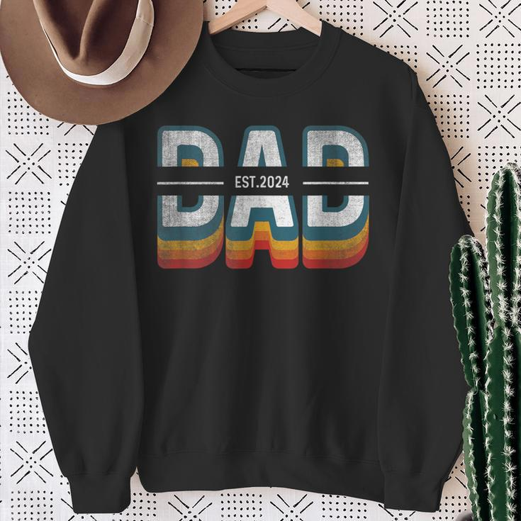 Dad Est 2024 New Dad 2024 Father's Day Expect Baby 2024 Sweatshirt Gifts for Old Women