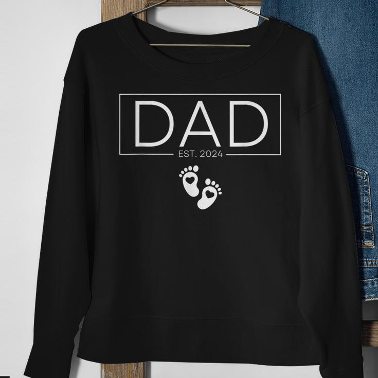 Dad Est 2024 New Dad 2024 First-Time Dad 2024 Idea Sweatshirt Gifts for Old Women