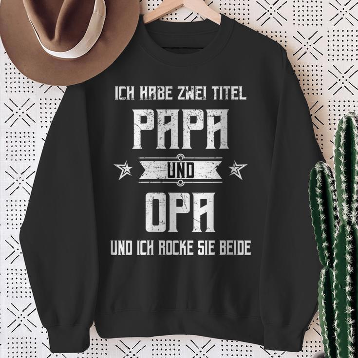 Damen Ich Habe Zwei Titel Papa Und Opa Und Rocke Beide Geschenk Mit-Ausschnitt Sweatshirt Geschenke für alte Frauen