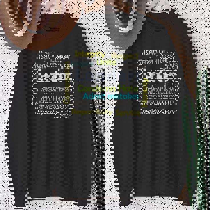 De Texto Audaz Para Inspirar Unir Y Condenar El Odio Camisa de entrenamiento Regalos para ancianas
